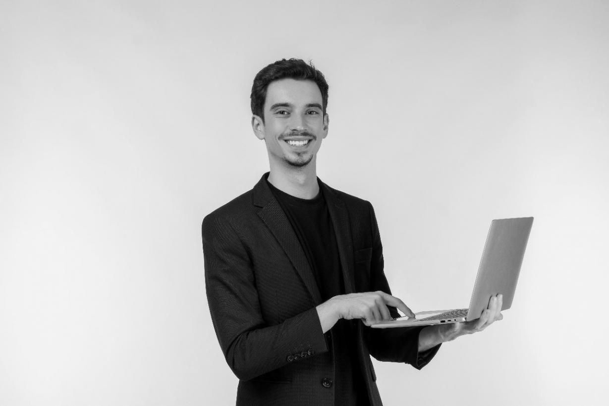 Účastníci workshopu při skupinovém cvičení